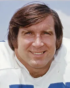 Former Hawkeye, Cowboy Niland dead at 82